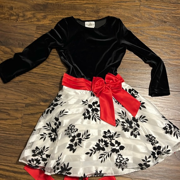 Girls black velvet and tule holiday dress - Picture 1 of 4